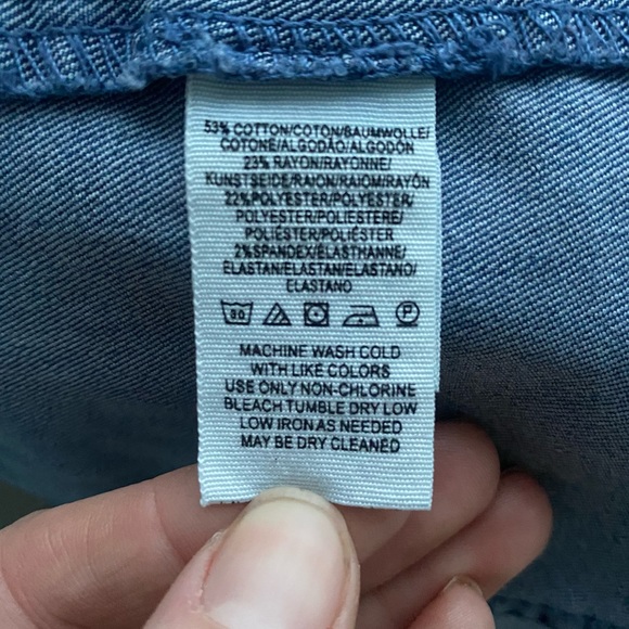 FREE PEOPLE • Denim Skirt with Tortoise Buttons, Medium Wash, size 6 - Picture 11 of 15